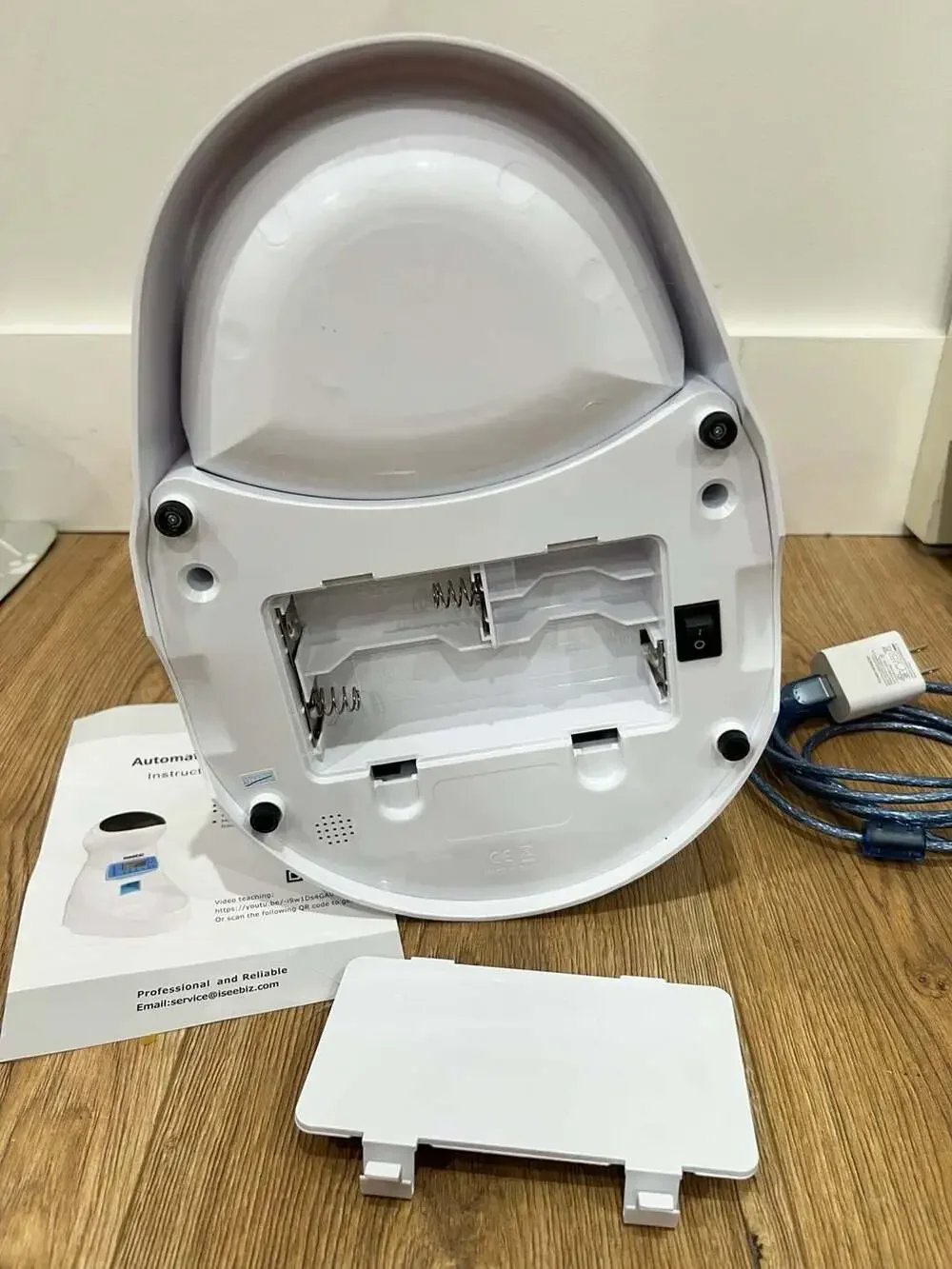 Iseebiz 3L Automatic Pet Feeder with Voice Recorder and Programmable Timer
